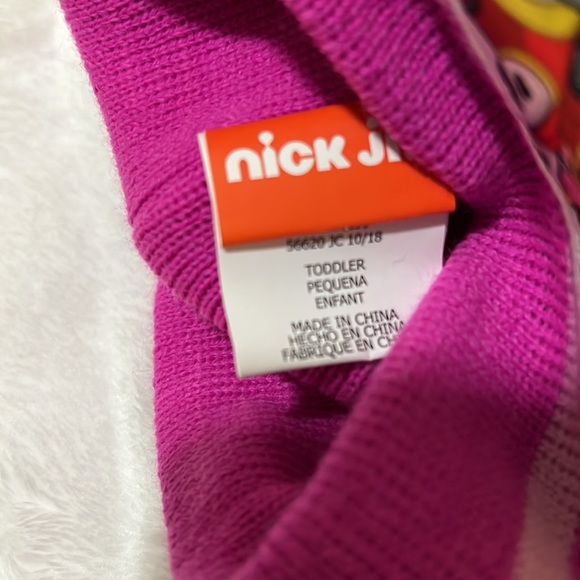 Set is 2, Adorable Frozen and Paw Patrol toddler Beanie hat and mittens. - Picture 8 of 11